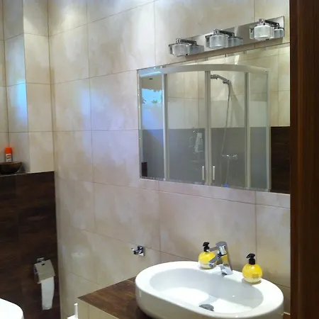 Apartament Ella *